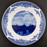 Khala emlék tányér (Vermeer van Delft), matricás, jelzett, apró kopásnyomokkal, d: 23,5 cm