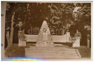 Mezőhegyes, M. kir. áll. ménesintézet - képeslapfüzet 41 lyukasztott képeslappal / postcadr booklet ...