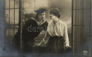 9 db régi hölgyek és szerelmespárok motívumlap / 9 pre-1945 ladies and romantic couples motive cards