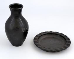Nádudvari fazekas váza és tálka (apró lepattanással), jelzett, kopásnyomokkal, m: 20 cm,