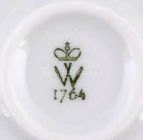 Wallendorf ibolya mintás talpas kínáló és váza, matricás, jelzett, apró kopásnyomokkal, m: 14 és 18 ...