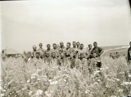 cca 1942 Thöresz Dezső (1902-1963) békéscsabai gyógyszerész és fotóművész szolgálatot teljesített eg...