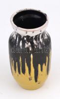 Gorka Lívia (1925-2011): Váza. Festett mázas kerámia, jelzett, apró kopásnyomokkal, m: 17 cm