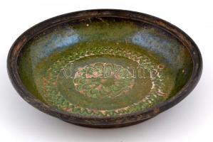 cca 1880 ónmázas kerek tál, kézzel festett, repedéssekkel, apró lepattanásokkal, d: 26 cm