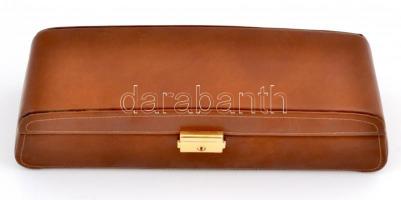 Bőr óratartó doboz, kulccsal, eredeti dobozában, szép állapotban, h: 31 cm