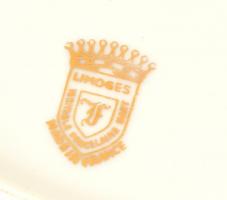 Limoges virágmintás porcelán tál, matricás, jelzett, kis kopásnyomokkal, d: 24,5 cm