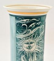 Hollóházi Szász Endre által tervezett mintával díszített porcelán váza, matricás, apró kopásnyomokka...