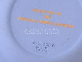 Wedgwood bisquit tálka, jelzett, hibátlan, eredeti dobozában, d: 11 cm