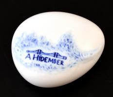 Herendi porcelán "A Hídember" levélnehezék, kézzel festett, jelzett, hibátlan, eredeti dobozában, 8,5×7 cm