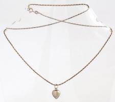 Ezüst(Ag) nyaklánc, szív medállal, jelzett, h: 47 cm, nettó: 6,3 g