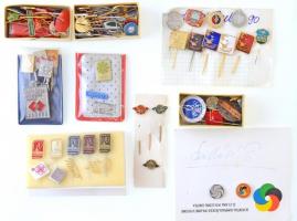 Kis doboznyi jugoszláv jelvény és kitűző tétel T:vegyes Small box of Yugoslavian badges and pins C:mix