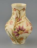 Zsolnay virágmintás porcelán váza, kézzel festett, jelzett, hibátlan, m: 17 cm