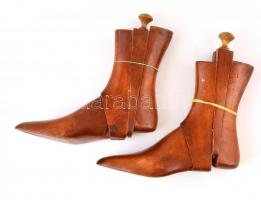 Régi sámfapár, magas-szárú női cipőkhöz, több részes, kopásnyomokkal, kis sérülésekkel, 18x24x5 cm