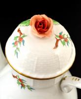Herendi csipkebogyó kiöntő, kézzel festett, jelzett, apró kopásnyomokkal, m: 23 cm
