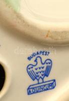 Aquincumi porcelán ülő akt, kézzel festett, jelzett, kis kopásnyomokkal, m: 21 cm