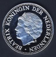 Hollandia 1992. "Beatrix" 1oz Ag emlékérem T:PP