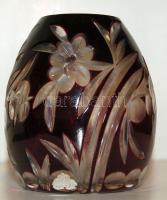 Kis ólomkristály váza, virág motívummal, 9cm-es magassággal