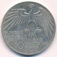 NSZK 1972J 10M Ag "Müncheni Olimpia - Stadion" T:1- patina, ph. 
FRG 1972J 10 Mark Ag &qu...