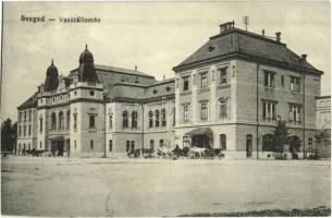 1916 Szeged, vasútállomás, lovaskocsik (EK)
