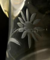 Virágos, metszett üvegkancsó, kopásnyomokkal, m: 24 cm