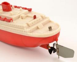 Zeüke műanyag játékhajó, eredeti dobozában, jó állapotban, h: 36 cm