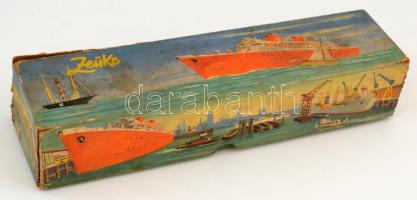 Zeüke műanyag játékhajó, eredeti dobozában, jó állapotban, h: 36 cm