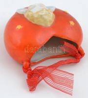 Szívecskés akasztó angyalfejjel, kézzel festett mázas, jelzés nélkül, kopásnyomokkal, 7×8 cm