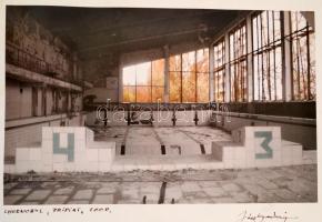 2008 Jász Sándor: Csernobil, Pripyat, 2 db fotóprint, 32×45 cm