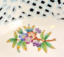 Herenid Viktória mintás áttört kosár, kézzel festett, jelzett, apró kopásnyomokkal, d: 19,5 cm, m: 6...