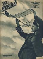 1917 Zászlónk c. és 1944 Ifjú repülő c. lap 1-1 száma