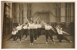 Budapest XIV. Erzsébet Nőiskola - 20 lapos képeslapfüzet az iskola életéből, belsők, sport, teniszez...