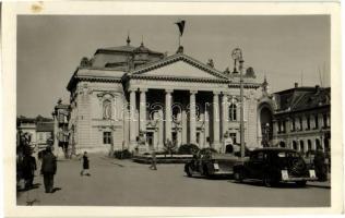 1941 Nagyvárad, Oradea; Szigligeti színház, autók / theatre, automobiles