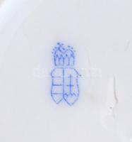 Herendi ékszertartó dobozka, kézzel festett, jelzett, apró máz hibával, d: 7 cm