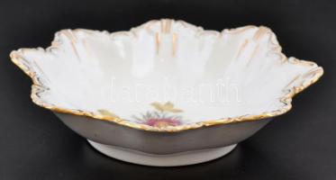 Zsolnay tálka, matricás, jelzett, kopásnyomokkal, d:15,5 cm