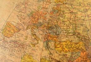 cca 1930 Nagy méretű földgömb. Kogutowitz Károly, dr. Takács József. 53 cm