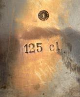 3 db jelzett alpakka (Berndorf és egyéb) kávés és teás kanna és 3 tejkiöntő