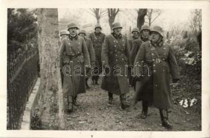 1938 Léva, Levice; bevonulás, katonák a temetőben / entry of the Hungarian troops, soldiers in the cemetery. Foto Rusznák, photo