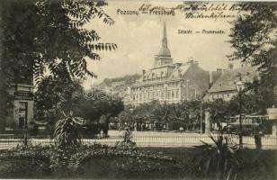 1905 Pozsony, Pressburg, Bratislava; Sétatér, villamos, Huttinger Nemzeti Kávéháza. Bediene dich allein / promenade, tram, cafe