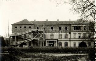 Deszk, Szent Imre gyermekszanatórium (volt Gerliczy kastély), átépítési munkálatok. photo
