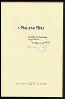 A magyar múlt. Varga Nándor Lajos m. kir. főiskolai tanár 40 illusztrációjával. A történelmi fejezet...