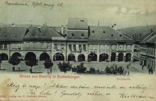 1900 Beszterce, Bistritz, Bistrita; Búza tér. S. Klammer, J. Lutsch, Heimberg és Társa, H. Thomae és Gusztáv Binder üzlete, gyógyszertár. C. Csallner kiadása / Kornmarkt / square, shops, pharmacy (EK)