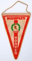 cca 1981-1983 Budapesti Honvéd Sportegyesület 1949 zászló, rajta Budai László (1928-1983), Grosics Gyula (1926-2014), Buzánszky Jenő (1925-2015), és Puskás Ferenc (1927-2006) labdarúgók, az Aranycsapat 4 tagjának aláírásaival, 14x22 cm