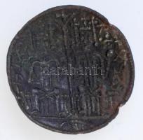 1172-1196. Rézpénz Cu "III. Béla" (2,11g) T:2- hajlott,ph. 
Hungary 1172-1196. Copper Coi...