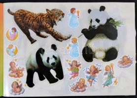 Nagy modern matricagyűjtemény, 8 füzetbe rendezve, különféle témákkal