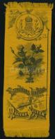 1896 Ezredéves kiállítás. Magyar selyem. Koronás magyar kiscímert, babérágakkal, valamint virágokat ábrázoló díszes selyem emléktárgy 8,5 x 23,5 cm.