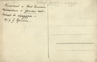 1917 Gruia (Mehedinti), pescuitul in Dunare, fabrica de sticla pe fundal / Halászat a Holt Dunán, há...