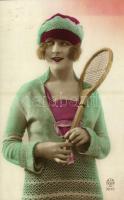 Lady with tennis racket. A. Noyer 3832.