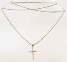 Ezüst(Ag) kígyó nyaklánc, korpuszos kereszt függővel, jelzett, h: 55 cm, 2,8×1,5 cm, nettó: 5,6 g