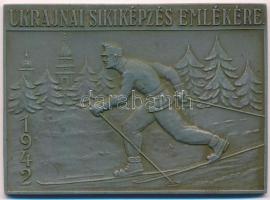 1942. "Ukrajnai síkiképzés emlékére" egyoldalas hadifém katonai sport emlékérem (49x69mm) T:1-