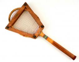 Dunlop Target teniszütő, vetemedésgátló kerettel, , húrozás sérült, h: 68 cm